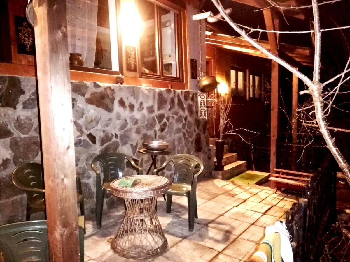 Leyla Guesthouse Castel Brasov Bagian luar foto